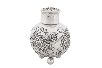 Lot 63 - An early 20th century Chinese export silver tea caddy, Shanghai circa 1920, retailed by Hung Chong