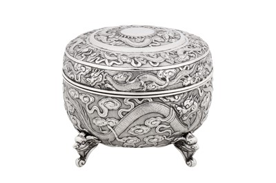 Lot 115 - An early 20th century Chinese export silver box, Canton circa 1910 marked Zhuo, retailed by Kwon Man Shing of Hong Kong