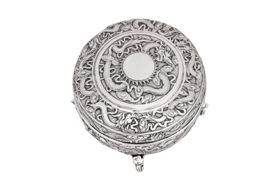 Lot 115 - An early 20th century Chinese export silver box, Canton circa 1910 marked Zhuo, retailed by Kwon Man Shing of Hong Kong