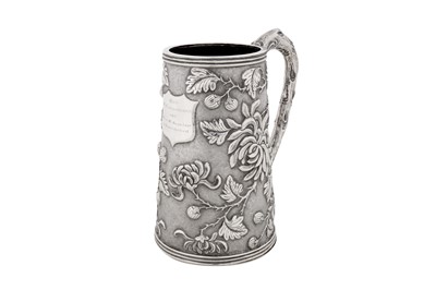 Lot 88 - An early 20th century Chinese export silver mug, Shanghai circa 1920, marked An Chang of Canton and Shanghai