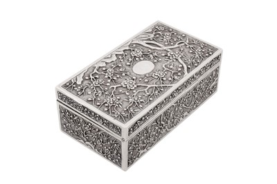 Lot 106 - An early 20th century Chinese export silver box, Shanghai circa 1910, marked Xiang Long, retailed by Hung Chong