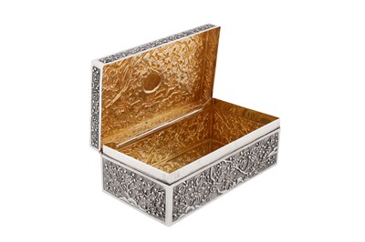 Lot 106 - An early 20th century Chinese export silver box, Shanghai circa 1910, marked Xiang Long, retailed by Hung Chong
