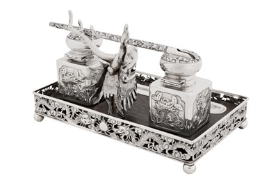 Lot 121 - A late 19th / early 20th century Chinese export silver inkstand, Canton circa 1900, marked Qiao Yuan Sheng, retailed by Luen Wo of Shanghai