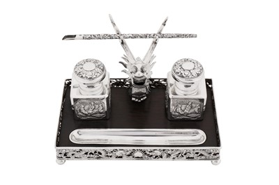 Lot 121 - A late 19th / early 20th century Chinese export silver inkstand, Canton circa 1900, marked Qiao Yuan Sheng, retailed by Luen Wo of Shanghai