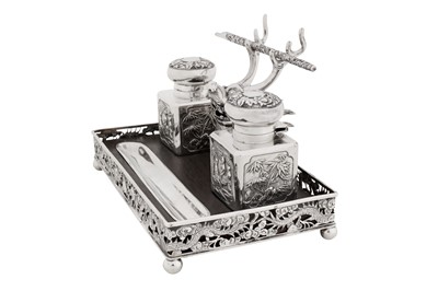 Lot 121 - A late 19th / early 20th century Chinese export silver inkstand, Canton circa 1900, marked Qiao Yuan Sheng, retailed by Luen Wo of Shanghai