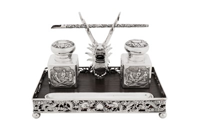 Lot 121 - A late 19th / early 20th century Chinese export silver inkstand, Canton circa 1900, marked Qiao Yuan Sheng, retailed by Luen Wo of Shanghai