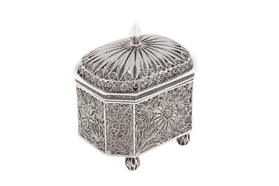 Lot 22 - A rare late 19th / early 20th century Chinese export silver filigree box, Chengdu circa 1900, attributed to Rong Gao Ying Gold Shop