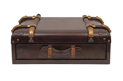 Lot 384 - A CONTEMPORARY LUGGAGE STYLE BROWN LEATHER TABLETOP CHEST