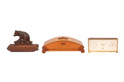 Lot 395 - A GROUP OF ITEMS