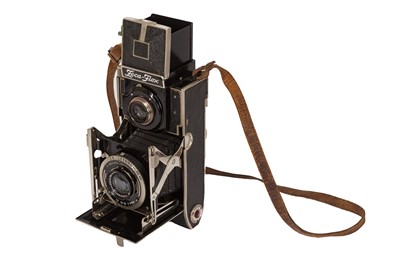 Lot 228 - A Zeh Zeca-Flex TLR Camera