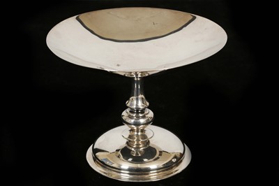 Lot 344 - An antique George V Sterling Silver tazza of...