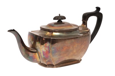 Lot 201 - A George V sterling silver teapot, London 1913 by George Howson