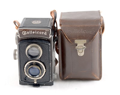 Lot 231 - A Rolleicord II (Type I) TLR.