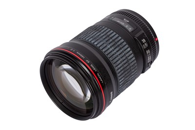 Lot 189 - A Canon EF 135mm f/2 L USM Lens
