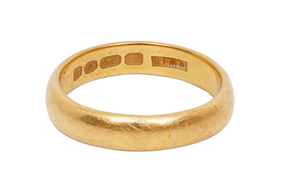 Lot 16 - A 22CT YELLOW GOLD BAND, CIRCA 1969
