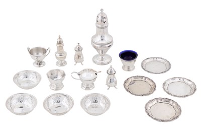 Lot 245 - A mixed group of sterling silver