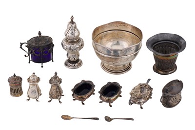 Lot 247 - A mixed group of sterling silver