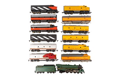 Lot 300 - A GROUP OF AMERICAN OUTLINE HO GAUGE LOCOMOTIVES BY MANTUA TYCO & RIVAROSSI