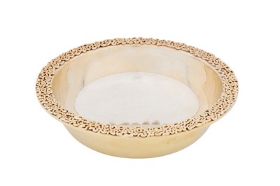 Lot 452 - An Elizabeth II modernist parcel gilt sterling silver bowl, London 1970 by Stuart Devlin (1931-2018)