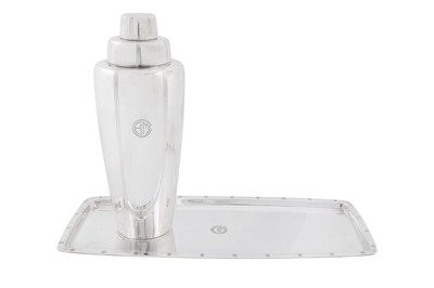 Lot 409 - An early 20th century American Art Deco sterling silver cocktail shaker and tray, New York circa 1935 by Tiffany and Co