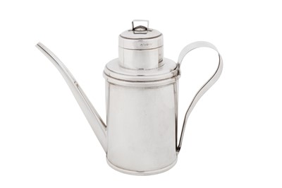 Lot 359 - A late 20th century Italian 800 standard silver olive oil can, Florence circa 1980 by Guscelli and Passeri di Brandimarte (est. 28th July 1955)