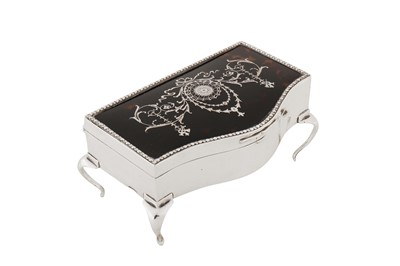 Lot 144 - A George V sterling silver and tortoiseshell jewellery box, London 1912 by Goldsmiths and Silversmiths