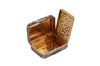 Lot 42 - A George IV sterling silver vinaigrette, Birmingham 1828 by John Bettridge