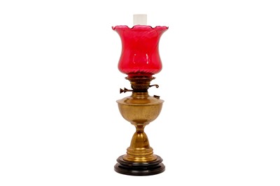 Lot 200 - A VICTORIAN OIL LAMP