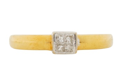 Lot 501 - A DIAMOND RING