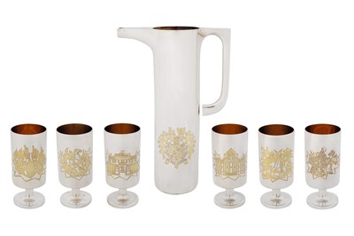 Lot 464 - A cased Elizabeth II commemorative parcel gilt sterling silver drinks set, London 1974, designed by Alex Styles and John Churchill for Garrard and Co