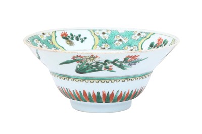 Lot 4 - A CHINESE FAMILLE-VERTE 'KLAPMUTS' BOWL
