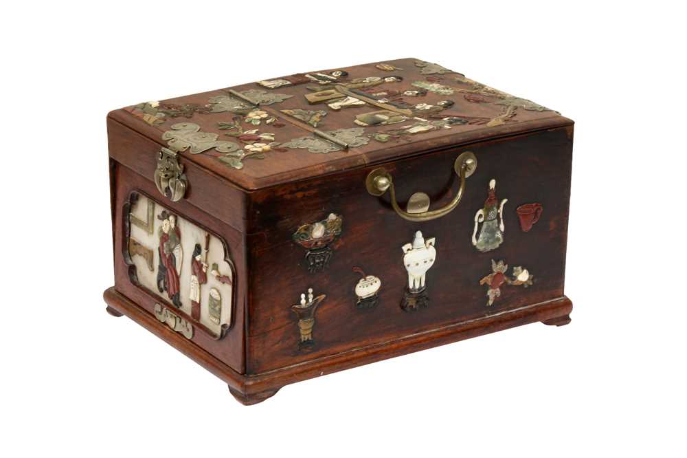 Lot 85 - λ A CHINESE HARDSTONE AND IVORY-INLAID WOOD VANITY BOX