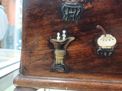Lot 85 - λ A CHINESE HARDSTONE AND IVORY-INLAID WOOD VANITY BOX