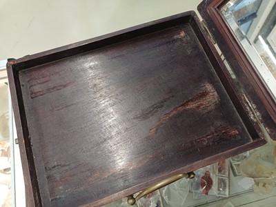 Lot 85 - λ A CHINESE HARDSTONE AND IVORY-INLAID WOOD VANITY BOX