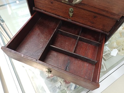 Lot 85 - λ A CHINESE HARDSTONE AND IVORY-INLAID WOOD VANITY BOX