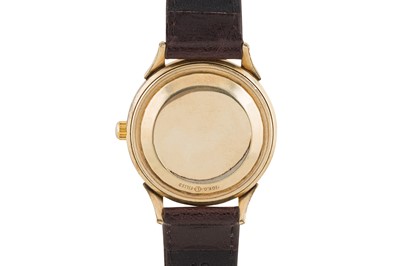 Lot 220 - A MEN'S LeCOULTRE POWERMATIC WRISTWATCH