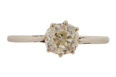 Lot 22 - A SINGLE-STONE DIAMOND RING