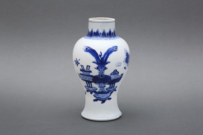 Lot 24 - A CHINESE BLUE AND WHITE 'HUNDRED ANTIQUES' BALUSTER VASE