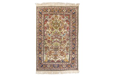 Lot 199 - A FINE INDIAN PRAYER RUG