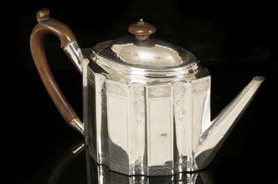 Lot 400 - A very rare and fine antique George III...