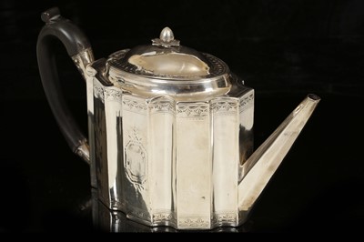 Lot 401 - A fine antique George III Sterling Silver...