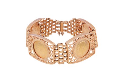 Lot 71 - A SOVEREIGN COIN GATE BRACELET, CIRCA 1973
