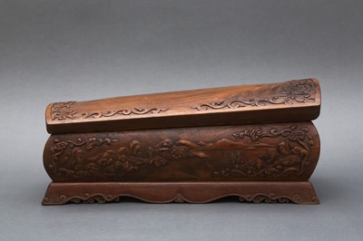 Lot 81 - A FINE CHINESE HUANGHUALI HARDWOOD OFFERING BOX AND COVER