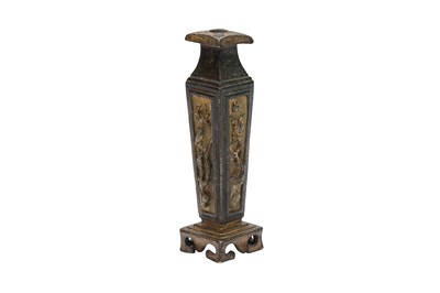 Lot 148 - A SMALL FINE CHINESE GILT-DECORATED BRONZE INCENSE TOOL VASE