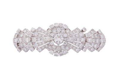 Lot 84 - A DIAMOND BRACELET, CIRCA 1950