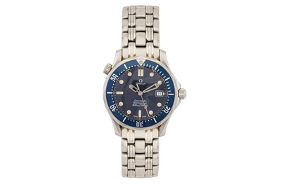 Lot 16 - Unisex Mid-size Omega Seamaster Bracelet Watch
