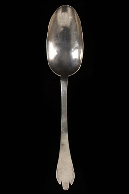 Lot 251 - A fine antique Queen Anne West Country...