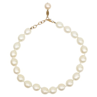 Lot 218 - Chanel Ivory Jumbo Pearl Necklace