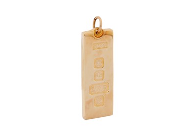 Lot 62 - AN INGOT PENDANT, CIRCA 1977
