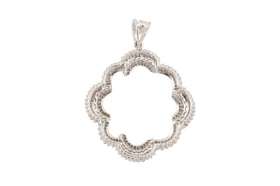 Lot 246 - A DIAMOND PENDANT